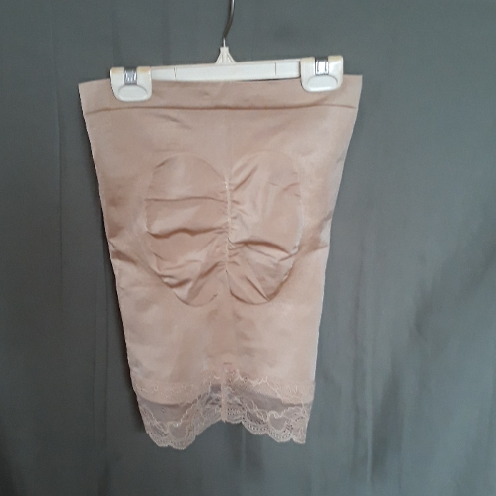 Shapewear - Picture 2 of 4